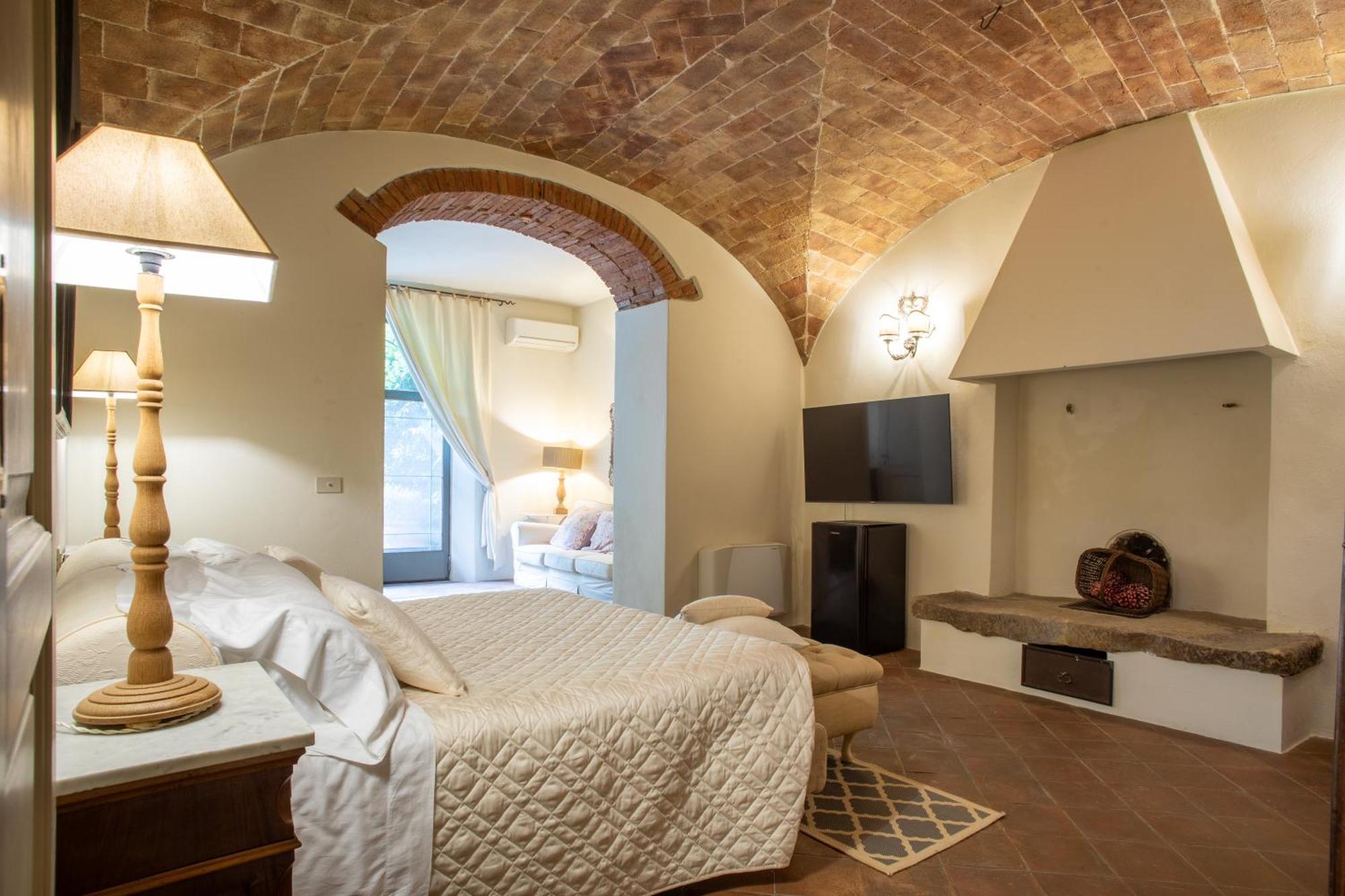 La Locanda Di Villa Toscana Бибона Екстериор снимка